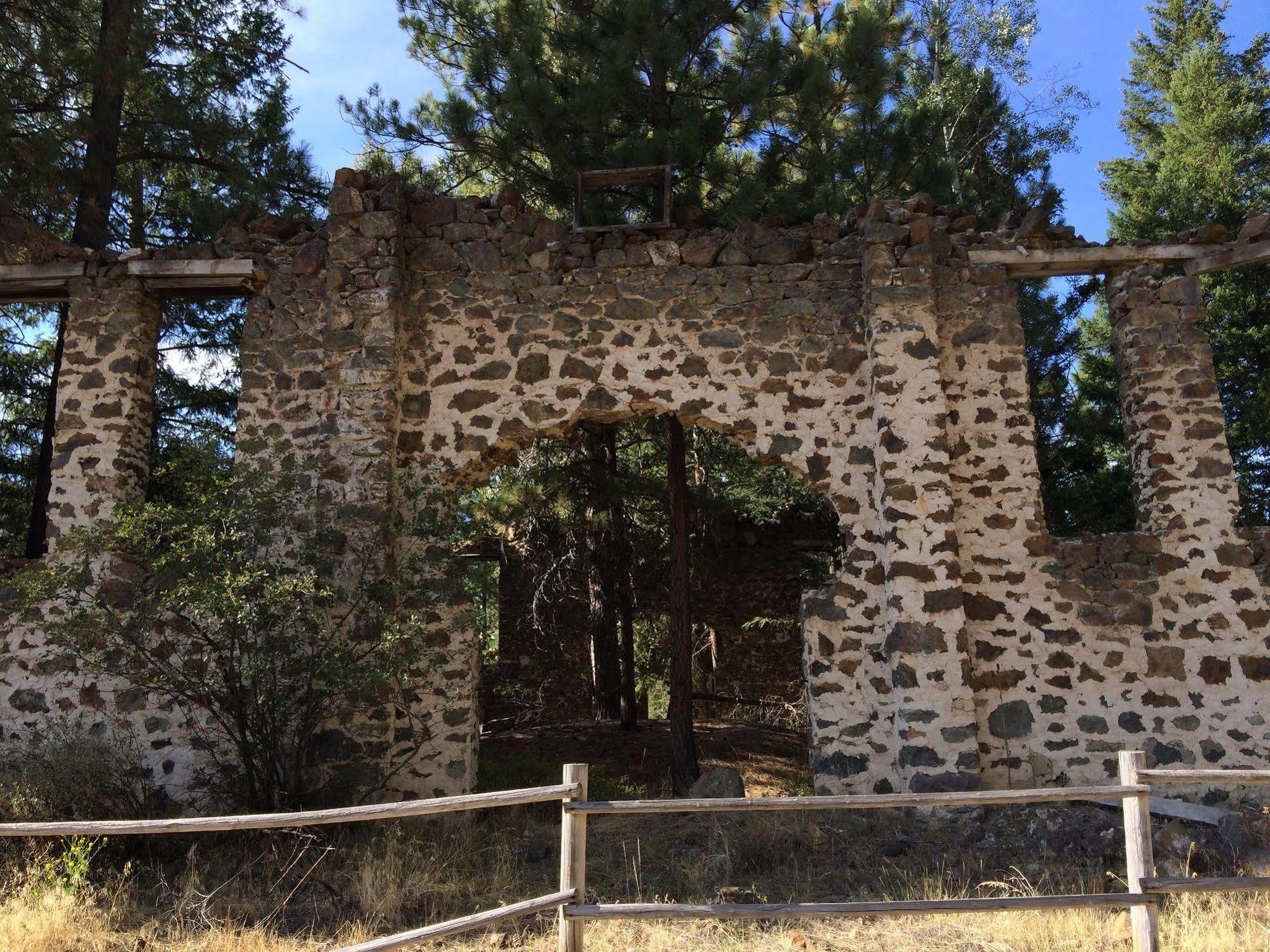 Rainbow Lake Castle Resort Princeton Exterior foto